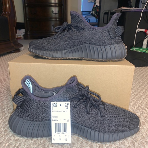 Foot Locker YEEZY BOOST 350 V2 CINDER LAUNCHES 3